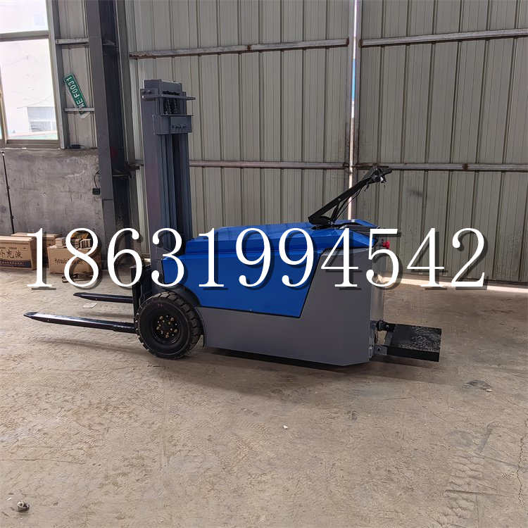 桓仁满族自治县全电动叉车插腿式堆高车液压装卸车1.5吨升高小型站驾式铲车